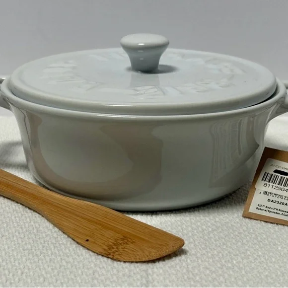 White Brie Cheese Baker with Lid and Bamboo Spreader - Picture 6 of 7